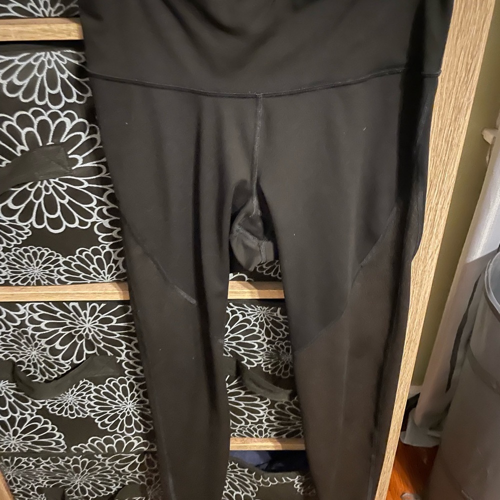 Compression leggings with gold on the bottom